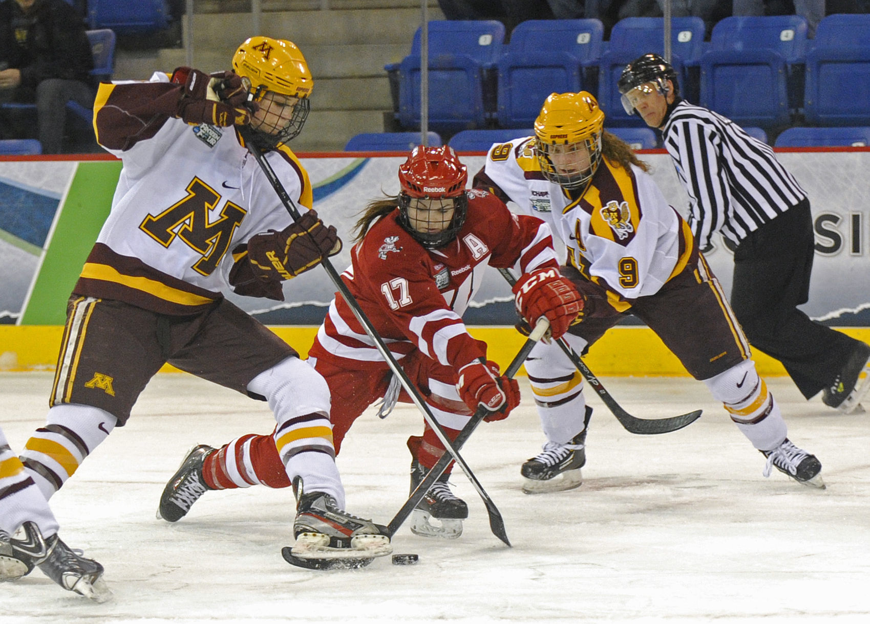 Women's hockey: Blayre Turnbull